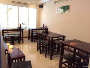 Cách Chọn Bàn Ghế Gỗ Đẹp Mắt Cho Nhà Hàng